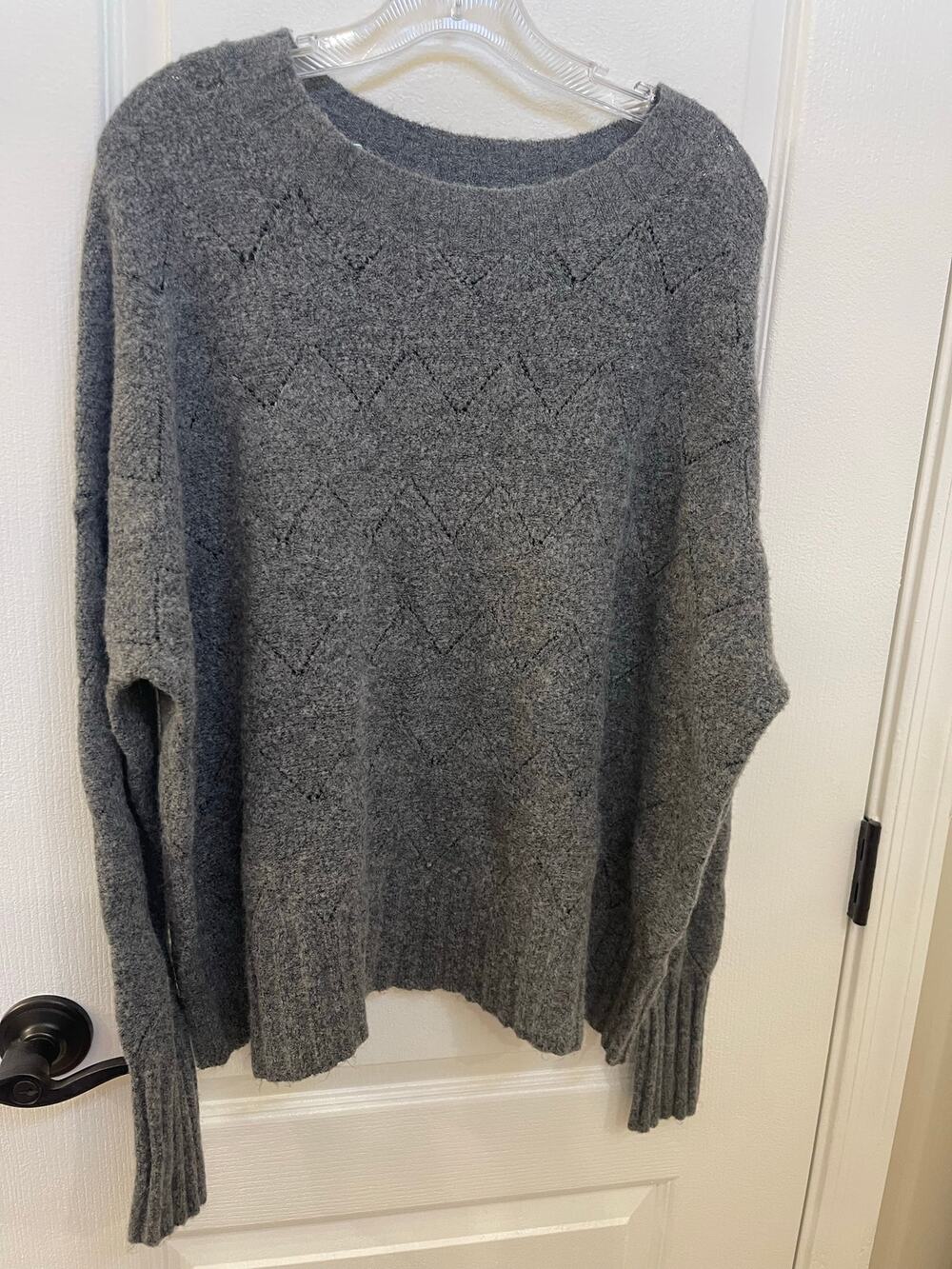 a loves a gray sweater sz M wool blend